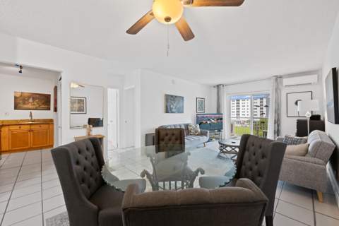 720 Orton Avenue #402, Fort Lauderdale FL - photo 7 of 30
