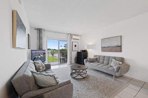 720 Orton Avenue #402, Fort Lauderdale FL - photo 9 of 30