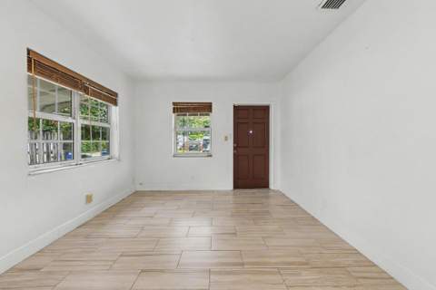 604 NE 14th Place, Fort Lauderdale FL - photo 9 of 48