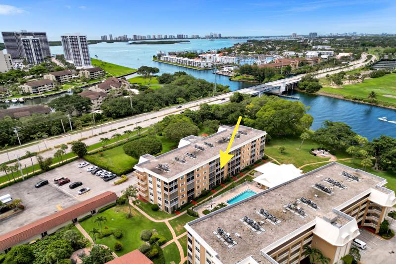 1 bedroom Condominium at 304 Golfview Road #304, Waterway East Condos, North Palm Beach — photo 3