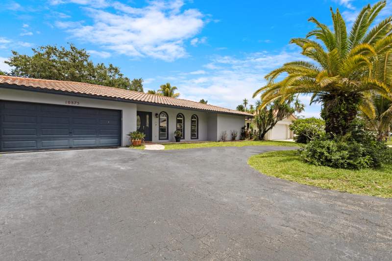 5 bedroom Single Family Residence at 10875 NW 40th Street, Windings, Coral Springs — photo 3
