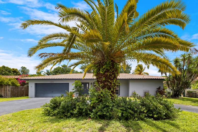 5 bedroom Single Family Residence at 10875 NW 40th Street, Windings, Coral Springs — photo 4