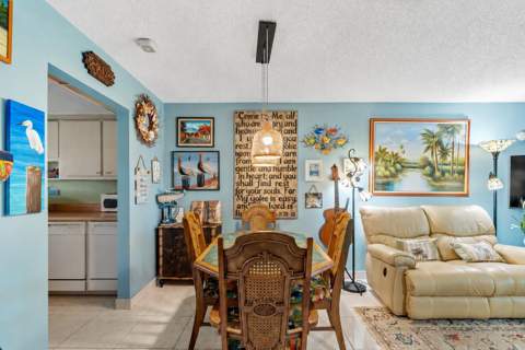 2017 SW Golf Lane #113, Boynton Beach FL - photo 7 of 22