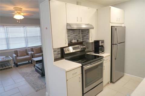 4029 Newport #4029, Deerfield Beach FL - photo 9 of 50