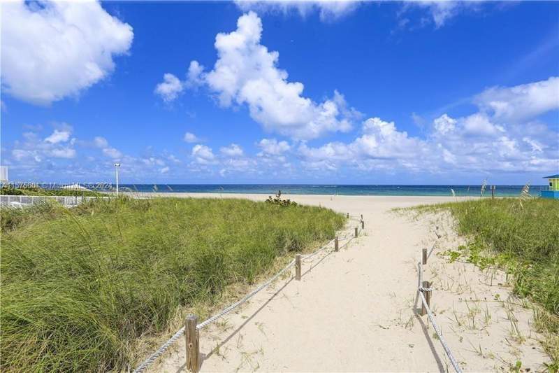 2 bedroom Condominium at 405 N Ocean Boulevard #507, Parliament House Condo, Pompano Beach — photo 2