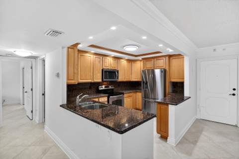 405 N Ocean Boulevard #507, Pompano Beach FL - photo 7 of 63