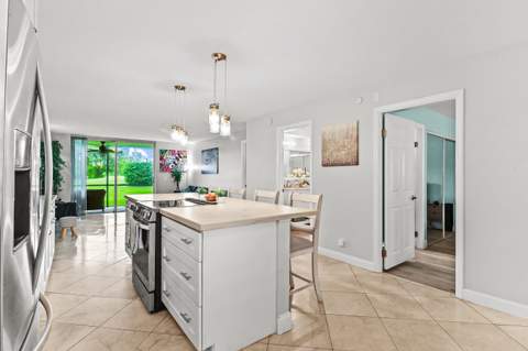 6400 NW 2nd Avenue #124, Boca Raton FL - photo 8 of 33