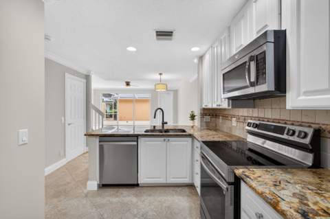 219 Soriano Drive, Jupiter FL - photo 19 of 54