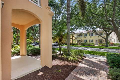 219 Soriano Drive, Jupiter FL - photo 7 of 54