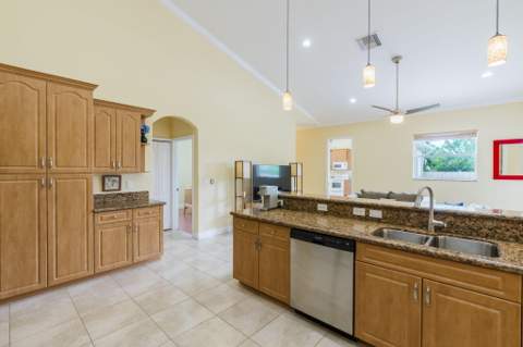 2301 SW Vale, Port St. Lucie FL - photo 16 of 64