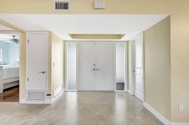 3 bedroom Single Family Residence at 683 SE Harborview Drive, Port St Lucie Section 6, Port St. Lucie — photo 4
