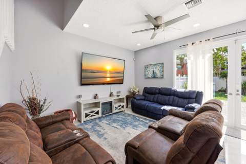1327 Isleworth Court, Royal Palm Beach FL - photo 8 of 19