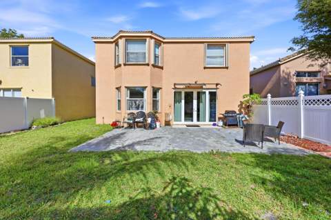 1327 Isleworth Court, Royal Palm Beach FL - photo 11 of 19