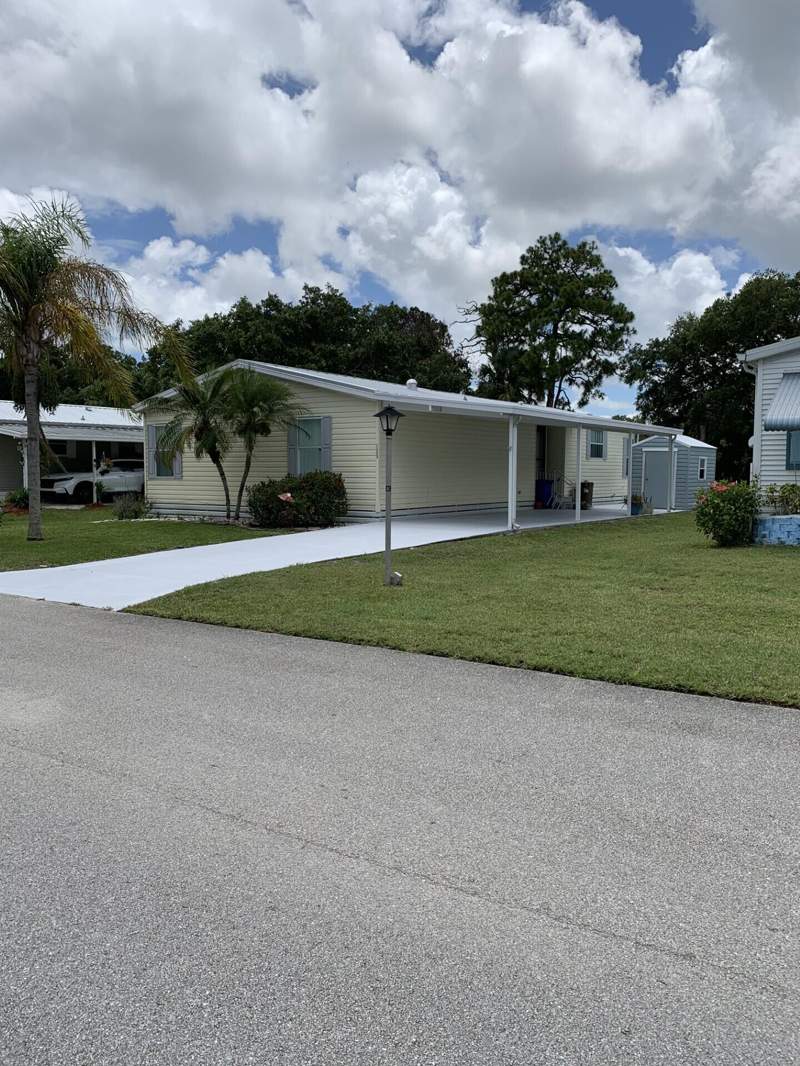 3 bedroom Manufactured Home at 133 Camino Del Rio, Spanish Lakes Riverfront, Port St. Lucie — photo 2
