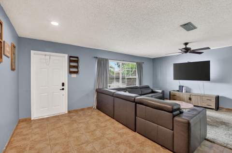 1140 NW 49th Street, Deerfield Beach FL - photo 6 of 43