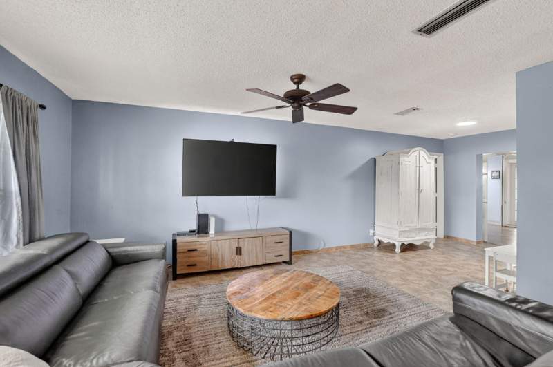 2 bedroom Single Family Residence at 1140 NW 49th Street, Crystal Lake 4th Sec, Deerfield Beach — photo 5