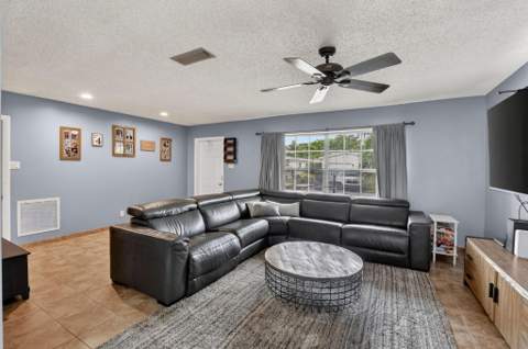 1140 NW 49th Street, Deerfield Beach FL - photo 7 of 43