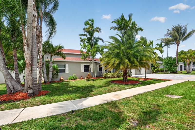 5 bedroom Single Family Residence at 10941 Granite Street, Holiday City At Boca Raton Sec 5, Boca Raton — photo 4