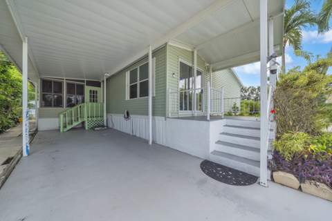 59 Plantation Blvd, Lake Worth FL - photo 9 of 46