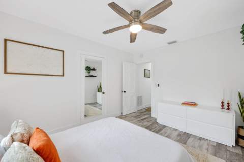 744 Sunset Road, West Palm Beach FL - photo 13 of 37