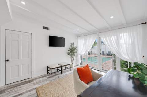 744 Sunset Road, West Palm Beach FL - photo 20 of 37