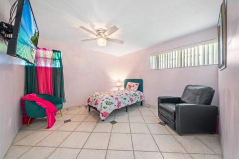 5720 Flagler Street, Hollywood FL - photo 13 of 19