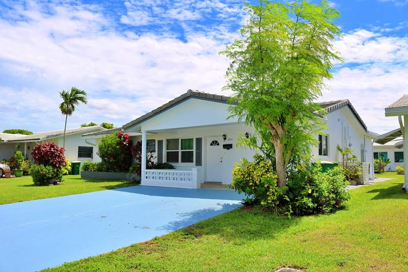 2 bedroom Single Family Residence at 5715 NW 84th Terrace, Mainlands Of Tamarac Lakes, Tamarac — photo 3