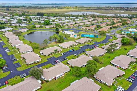 1212 Lakes End Drive #D, Fort Pierce FL - photo 23 of 35