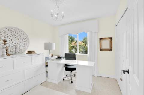 528 Bayfront Drive, Boynton Beach FL - photo 13 of 17