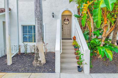 528 Bayfront Drive, Boynton Beach FL - photo 16 of 17