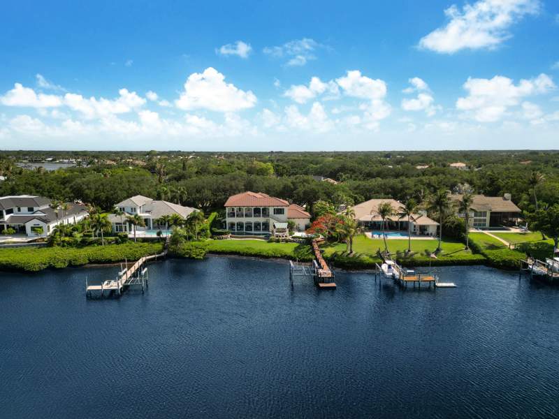 3 bedroom Single Family Residence at 10433 SE Banyan Way, Heritage Oaks, Jupiter — photo 4