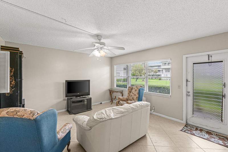 1 bedroom Condominium at 175 Suffolk E, Suffolk At Century Village Condo, Boca Raton — photo 4