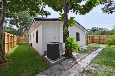 1101 SW 19th Avenue, Fort Lauderdale FL - photo 17 of 45