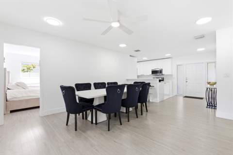 6444 Oak Street, Hollywood FL - photo 12 of 32