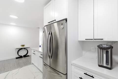 6444 Oak Street, Hollywood FL - photo 9 of 32