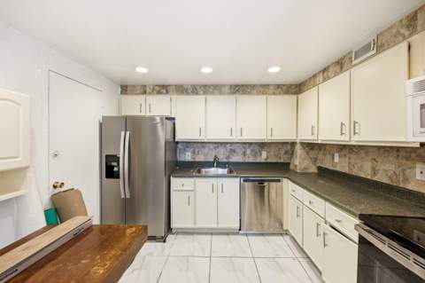 401 Golden Isles Drive #602, Hallandale Beach FL - photo 14 of 30