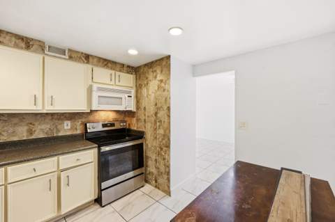 401 Golden Isles Drive #602, Hallandale Beach FL - photo 15 of 30