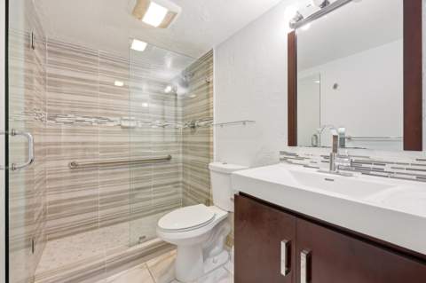 401 Golden Isles Drive #602, Hallandale Beach FL - photo 17 of 30