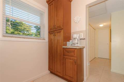 3431 NW 50th Avenue #104, Lauderdale Lakes FL - photo 6 of 34
