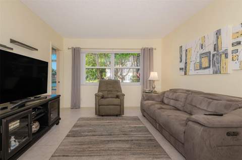3431 NW 50th Avenue #104, Lauderdale Lakes FL - photo 16 of 34
