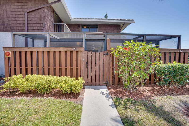 2 bedroom Condominium at 3201 SE Guinevere Lane #A, Camelot Gardens Phases 1 Thru 11, Port St. Lucie — photo 5