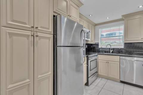 580 Egret Drive #121, Hallandale Beach FL - photo 16 of 43