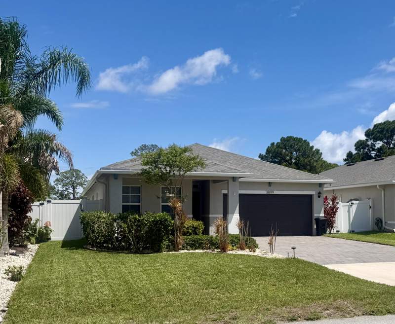 4 bedroom Single Family Residence at 3899 SE Lee Street, Port Salerno, Stuart — photo 2