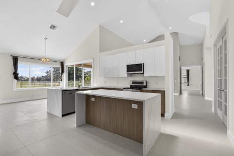 8030 Woodsmuir Drive, Palm Beach Gardens FL - photo 19 of 80