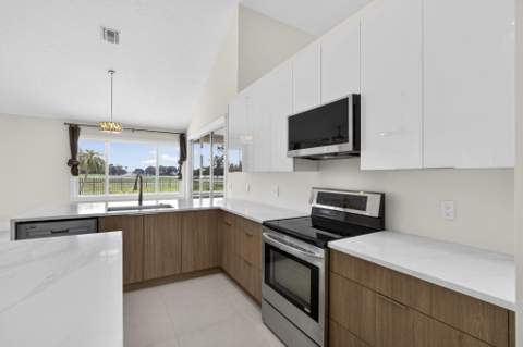 8030 Woodsmuir Drive, Palm Beach Gardens FL - photo 18 of 80