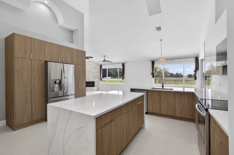 8030 Woodsmuir Drive, Palm Beach Gardens FL - photo 16 of 80