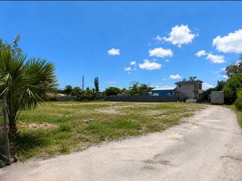 468 N 53rd Dr Drive, Royal Palm Estates FL - photo 10 of 38