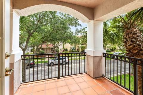 8215 Calterra Drive, Palm Beach Gardens FL - photo 23 of 32
