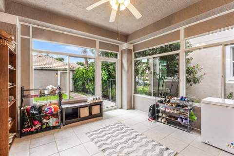 8215 Calterra Drive, Palm Beach Gardens FL - photo 12 of 32
