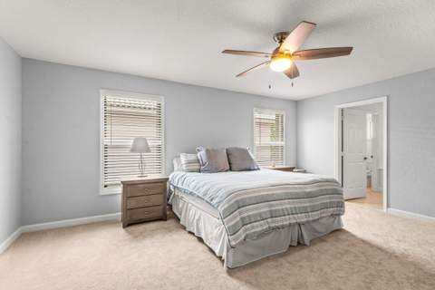 8215 Calterra Drive, Palm Beach Gardens FL - photo 15 of 32